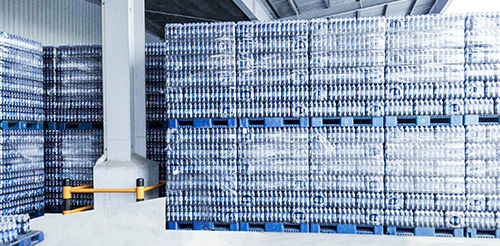 1757584710102860.jpg 啤酒雙面塑料托盤碼垛.jpg